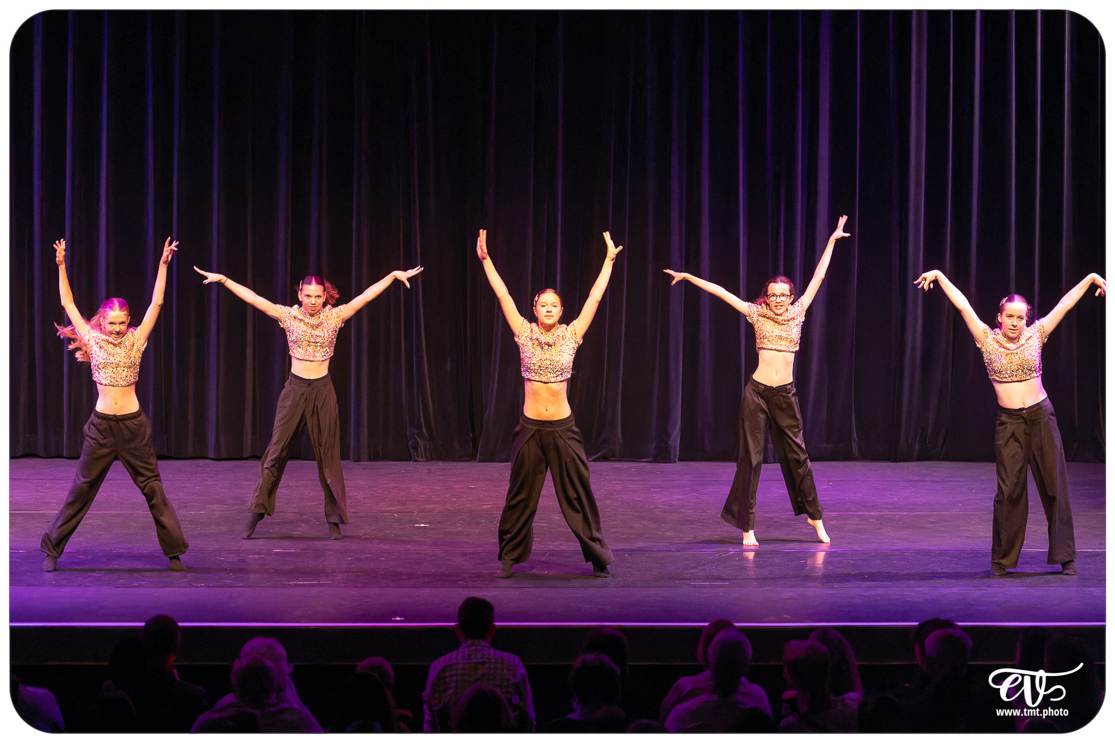 ECOLE DE DANSE CÉCILE ADAMOW